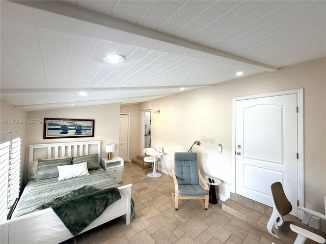 1625 SW 101st Ave Eff, Miami, FL 33165