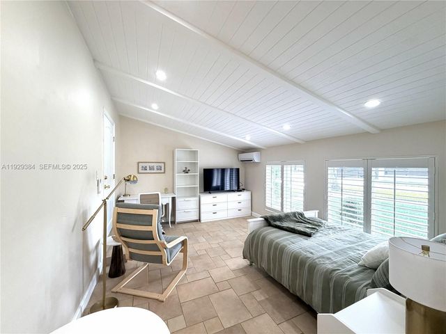 1625 SW 101st Ave Eff, Miami, FL 33165