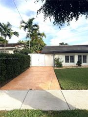 1625 SW 101st Ave Eff, Miami, FL 33165