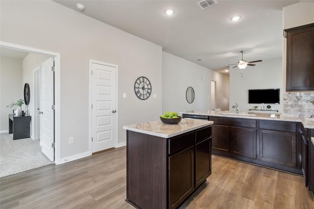 8015 Jim Bowie Court, Beasley, TX 77417