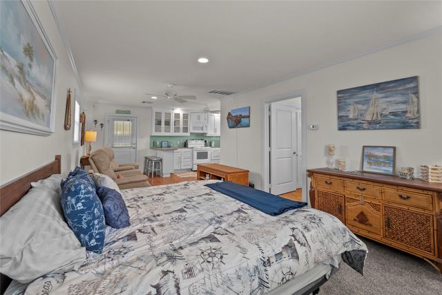 930 West Lane, Crystal Beach, TX 77650