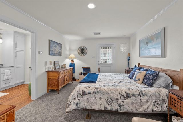 930 West Lane, Crystal Beach, TX 77650