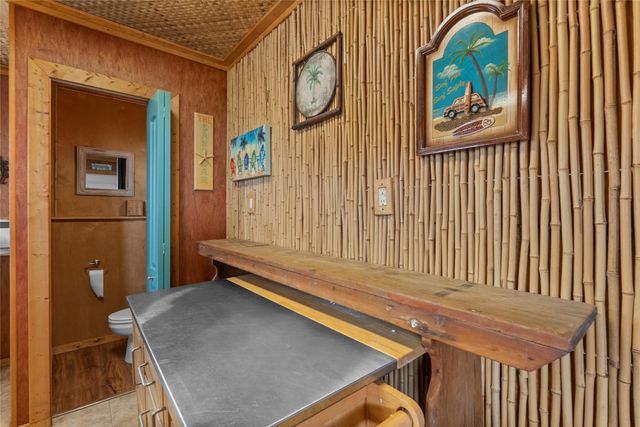 930 West Lane, Crystal Beach, TX 77650