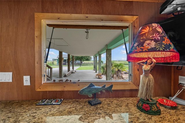 930 West Lane, Crystal Beach, TX 77650