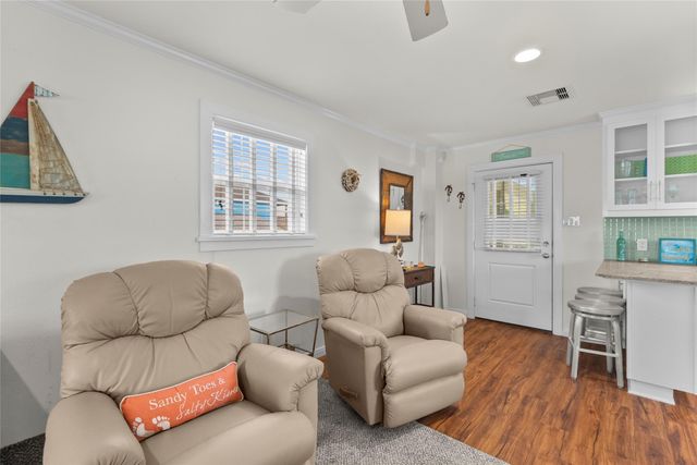 930 West Lane, Crystal Beach, TX 77650