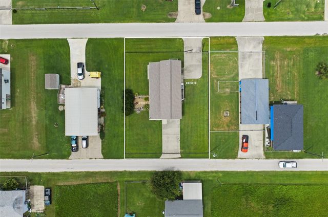 930 West Lane, Crystal Beach, TX 77650