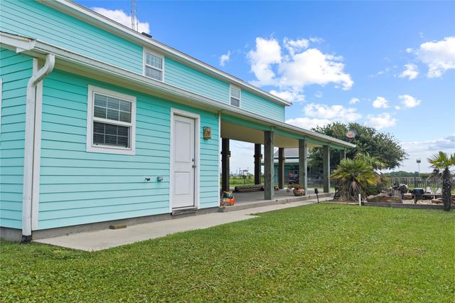 930 West Lane, Crystal Beach, TX 77650