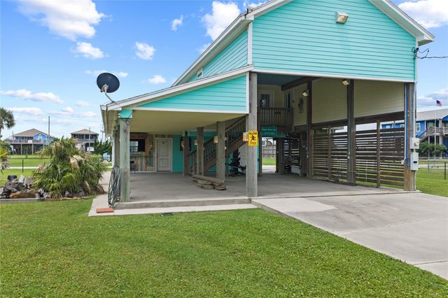 930 West Lane, Crystal Beach, TX 77650