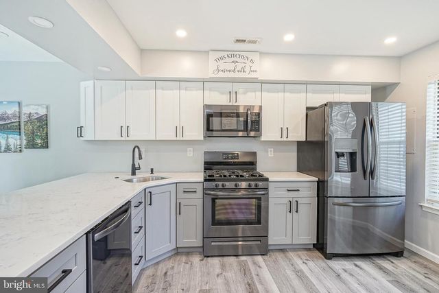30 PHOENIX CT, Sewell, NJ 08080