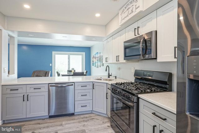 30 PHOENIX CT, Sewell, NJ 08080