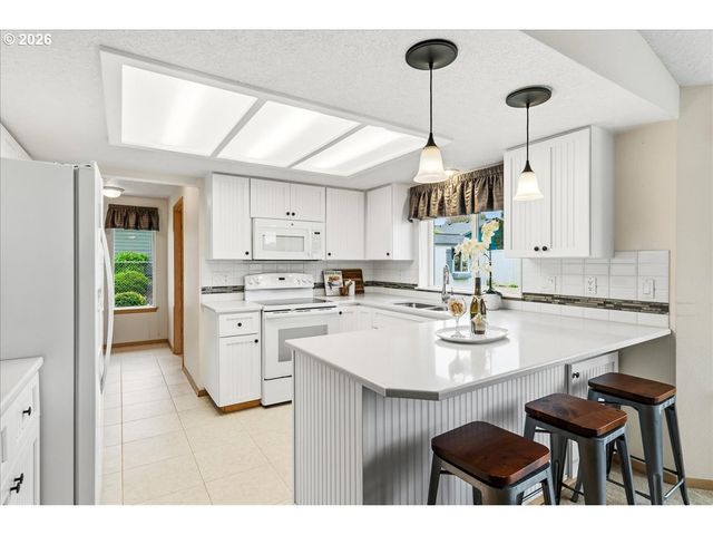 610 Sw 7TH St, Sublimity, OR 97385