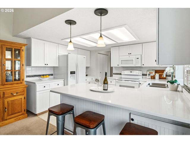 610 Sw 7TH St, Sublimity, OR 97385