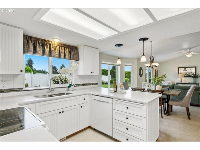 610 Sw 7TH St, Sublimity, OR 97385