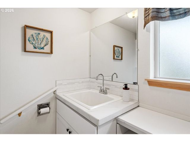 610 Sw 7TH St, Sublimity, OR 97385