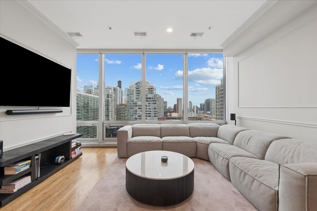 500 W Superior Street 1307, Chicago, IL 60654