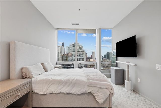 500 W Superior Street 1307, Chicago, IL 60654