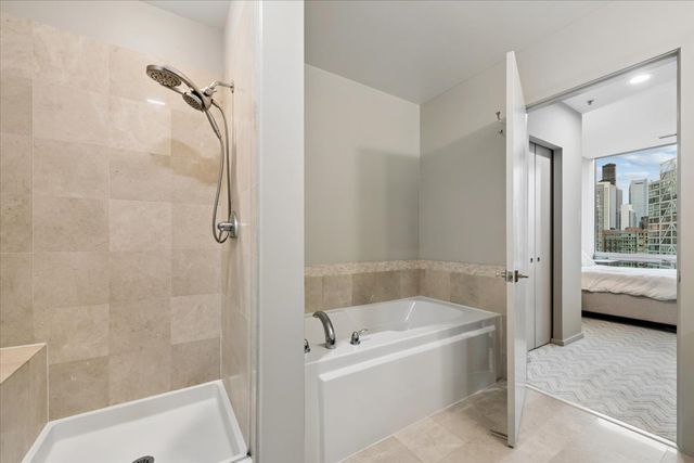 500 W Superior Street 1307, Chicago, IL 60654