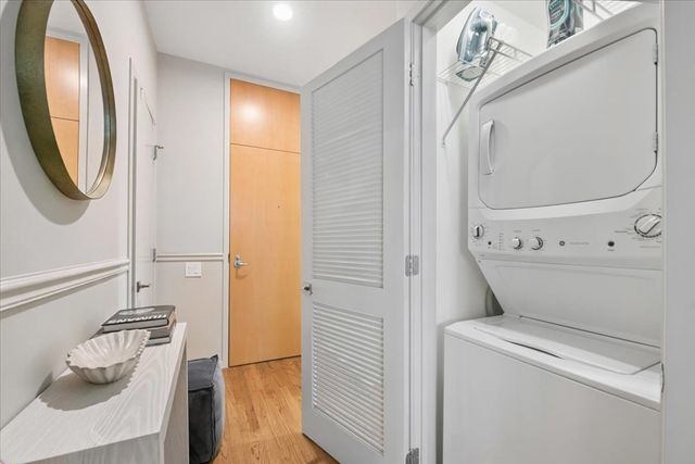 500 W Superior Street 1307, Chicago, IL 60654