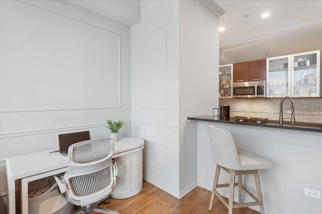 500 W Superior Street 1307, Chicago, IL 60654