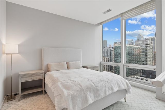 500 W Superior Street 1307, Chicago, IL 60654