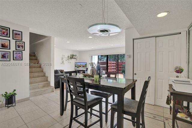 3003 Lakewood Ln, Hollywood, FL 33021
