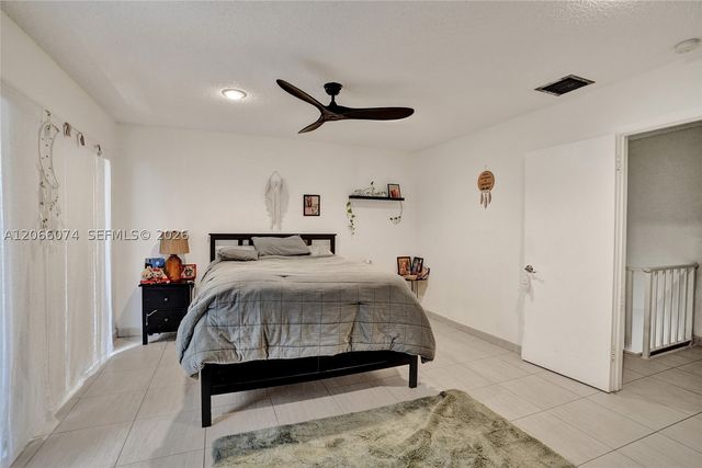 3003 Lakewood Ln, Hollywood, FL 33021