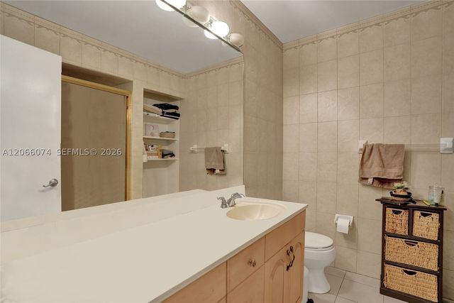 3003 Lakewood Ln, Hollywood, FL 33021