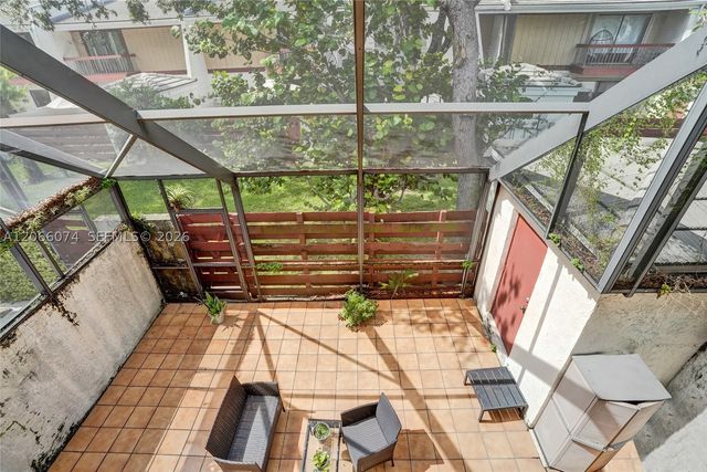 3003 Lakewood Ln, Hollywood, FL 33021