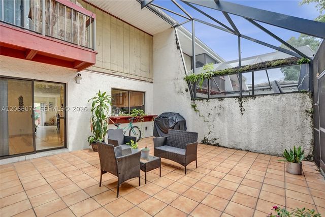 3003 Lakewood Ln, Hollywood, FL 33021