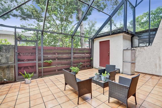3003 Lakewood Ln, Hollywood, FL 33021