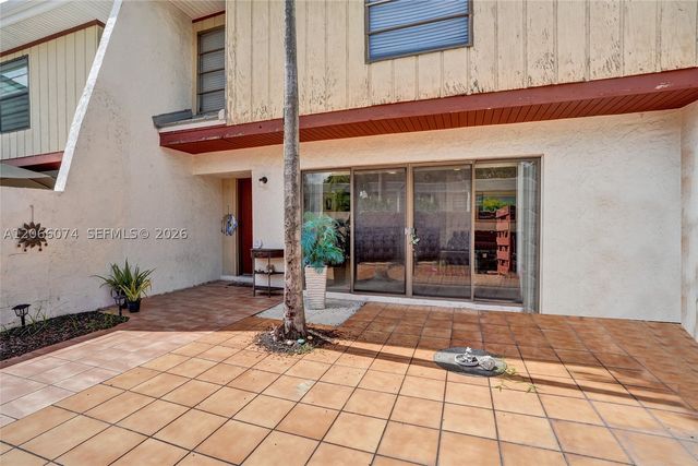 3003 Lakewood Ln, Hollywood, FL 33021