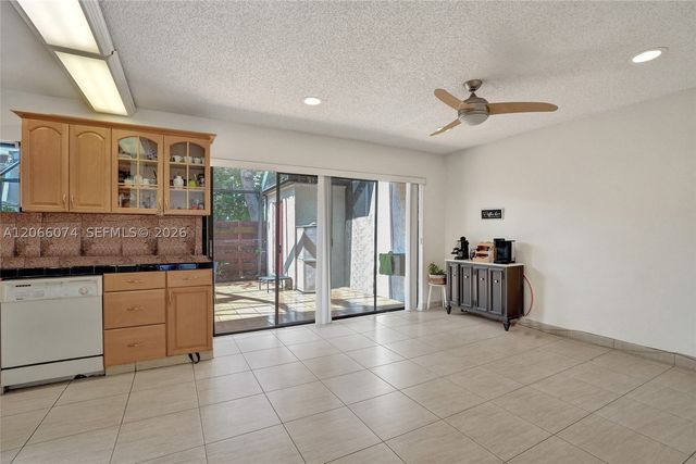3003 Lakewood Ln, Hollywood, FL 33021