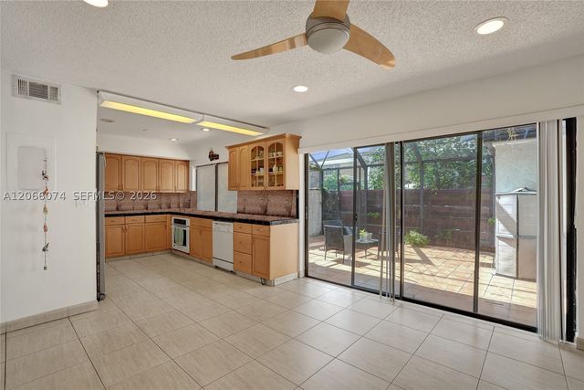 3003 Lakewood Ln, Hollywood, FL 33021