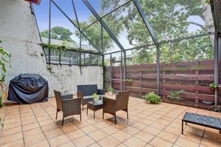 3003 Lakewood Ln, Hollywood, FL 33021