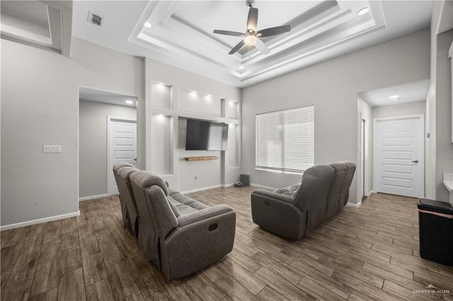 10737 N Sugar Bear N Drive, Edinburg, TX 78541