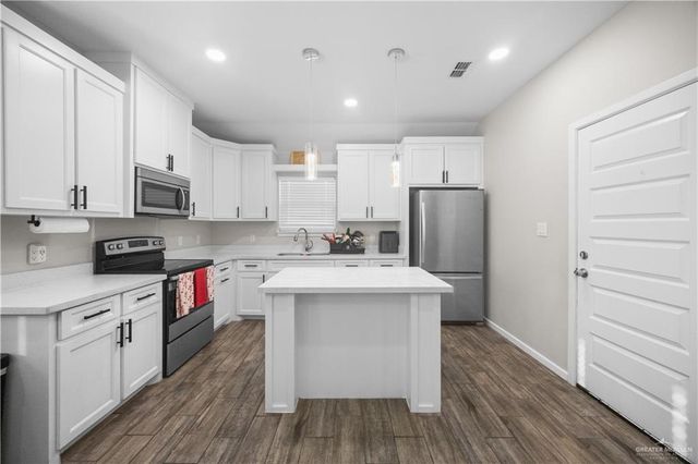 10737 N Sugar Bear N Drive, Edinburg, TX 78541