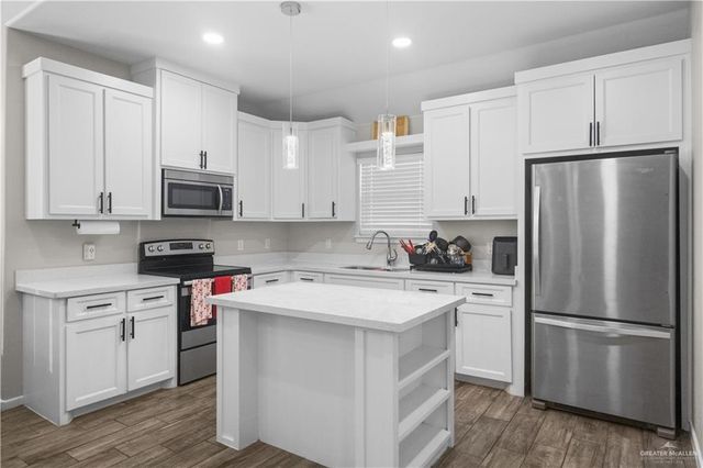 10737 N Sugar Bear N Drive, Edinburg, TX 78541