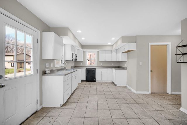 6415 W 146th Place, Crown Point, IN 46307