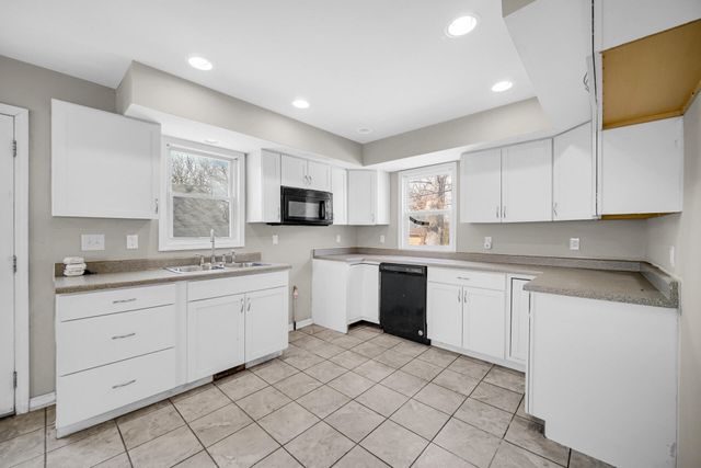 6415 W 146th Place, Crown Point, IN 46307