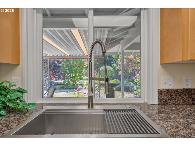 10160 Sw CENTURY OAK Dr, Tigard, OR 97224