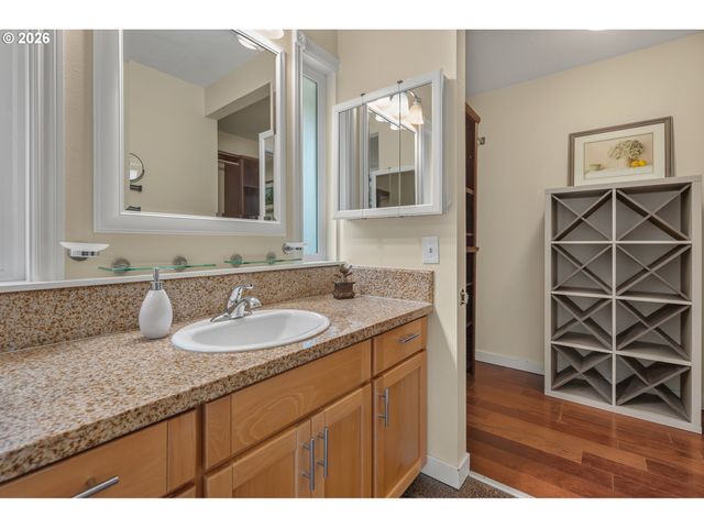 10160 Sw CENTURY OAK Dr, Tigard, OR 97224