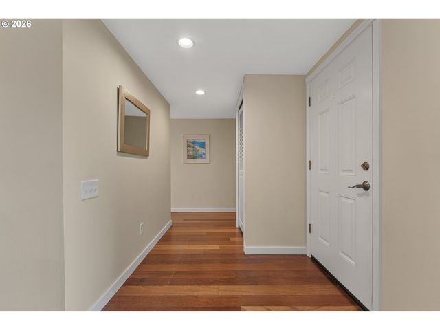 10160 Sw CENTURY OAK Dr, Tigard, OR 97224