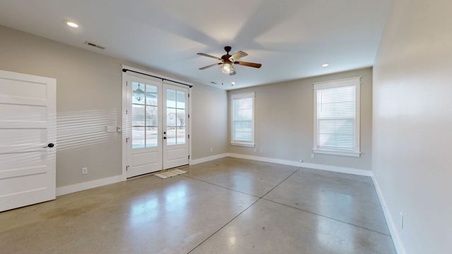 689 Doe Dr, Murfreesboro, TN 37129