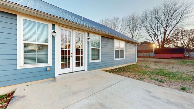 689 Doe Dr, Murfreesboro, TN 37129