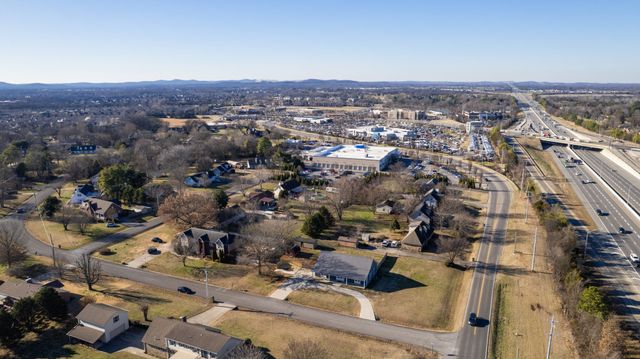 689 Doe Dr, Murfreesboro, TN 37129