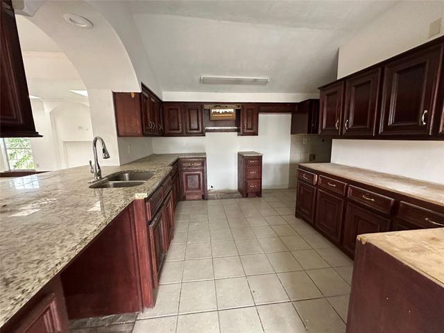 6121 Grace Lane, Houston, TX 77021