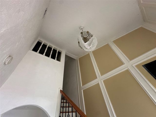 6121 Grace Lane, Houston, TX 77021