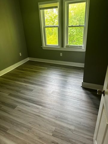 93 Temple 2, Lowell, MA 01851