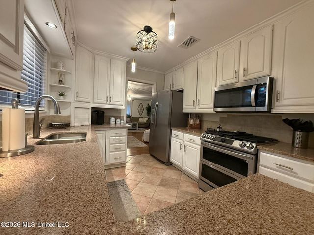 206 Boggs Circle, Long Beach, MS 39560