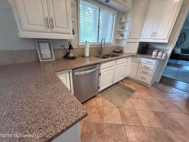 206 Boggs Circle, Long Beach, MS 39560